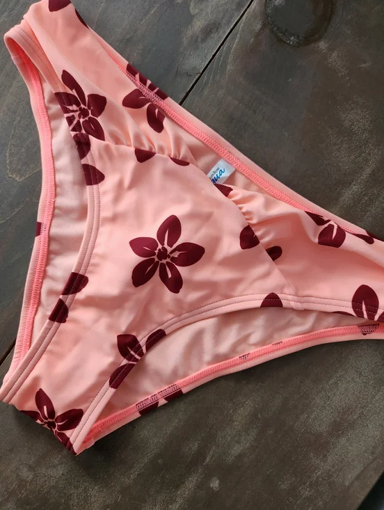 NWT La Vie en Rose Coral Red Floral V-Cut Cheeky Bikini Bottom - Size Small - Picture 3 of 10